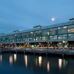 King Size Studio With Water View Walk To The City