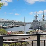 King Size Studio With Water View Walk To The City