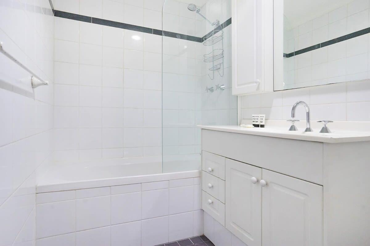 King Size With Water View Walk To The